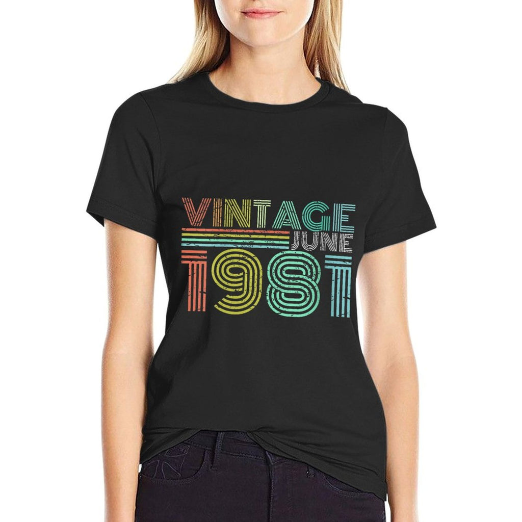 Womens 40th Birthday Gift Vintage June 1981 40 Years Old  Lightweight T-Shirt