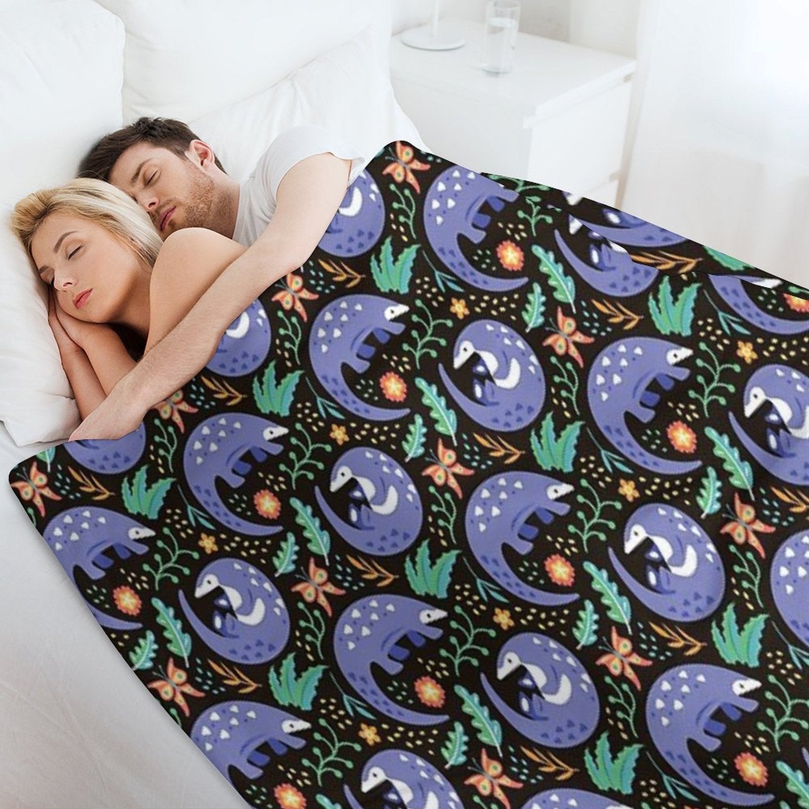 Pangolin Pattern - Tropical Pattern Anti-pilling Throw Blanket