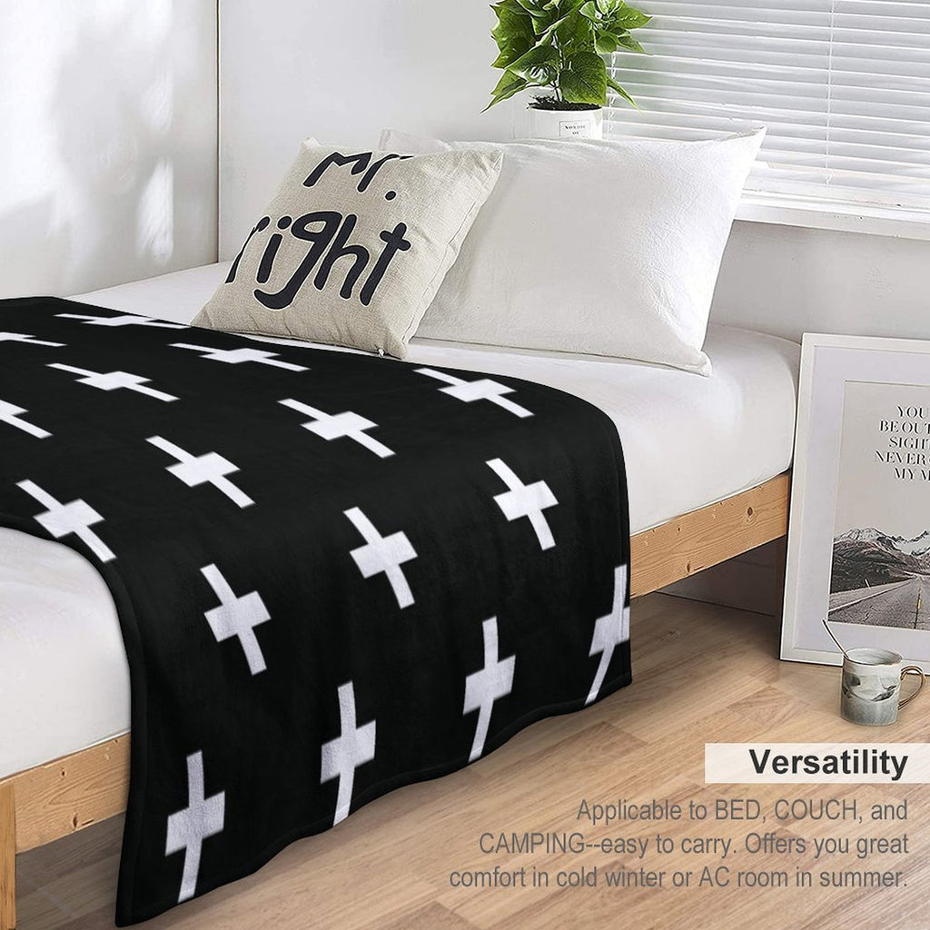 Black And White Swiss Cross Pattern Durable Throw Blanket