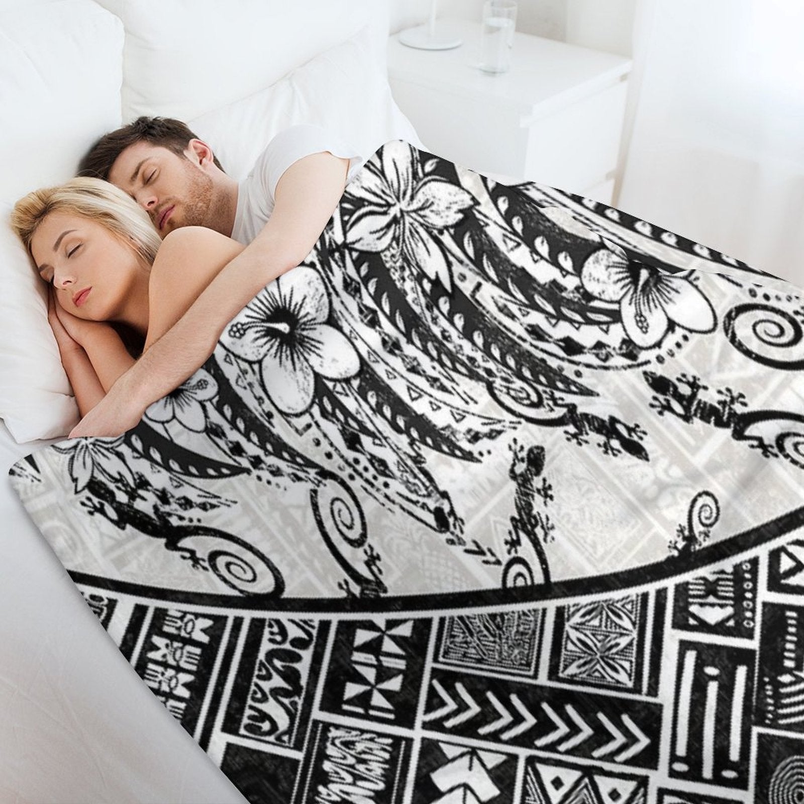 Black And White Polynesian Tribal Distressed Gift-ready Throw Blanket