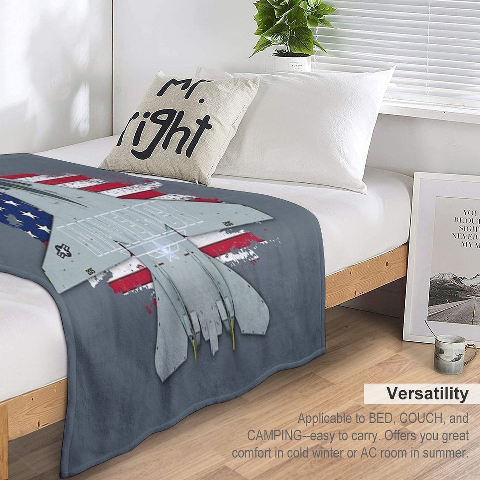 Maverik - Vintage Top Gun F14 Tomcat Premium Throw Blanket