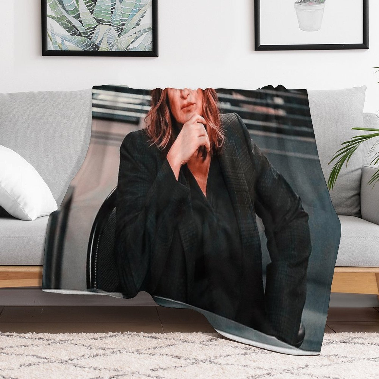 Captain Olivia Benson Quick-dry Throw Blanket
