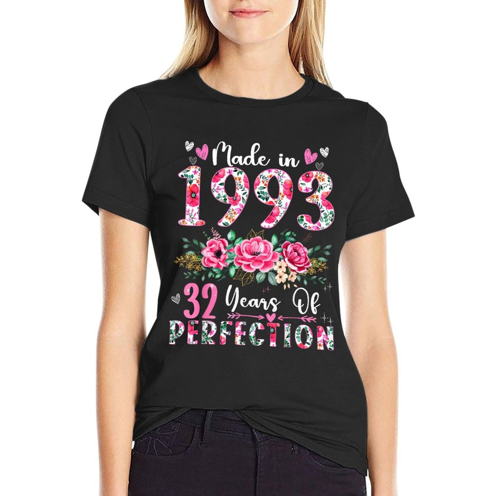 32 Year Old Made In 1993 Floral 32th Birthday Women  Oversized Silhouette T-Shirt
