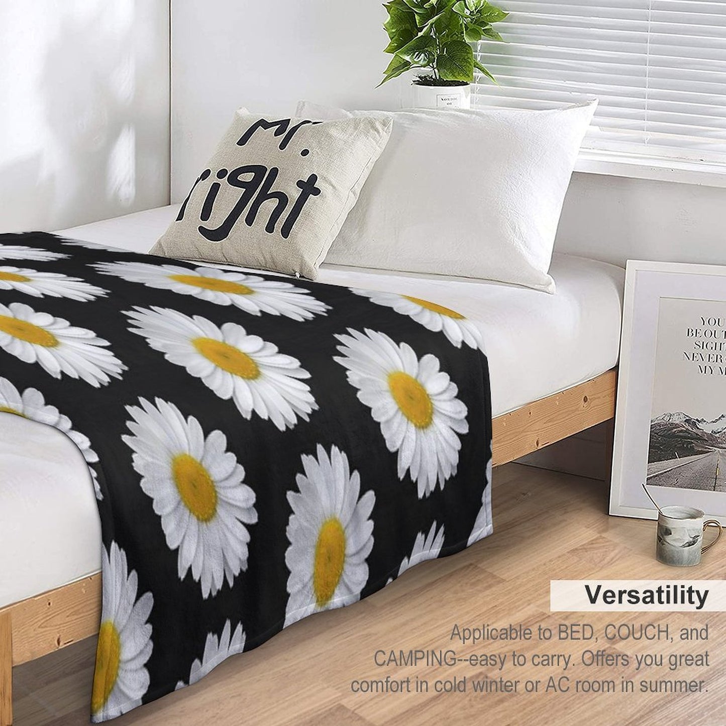Modern Simple Elegant White Daisy Flowers on Black Anti-pilling Throw Blanket