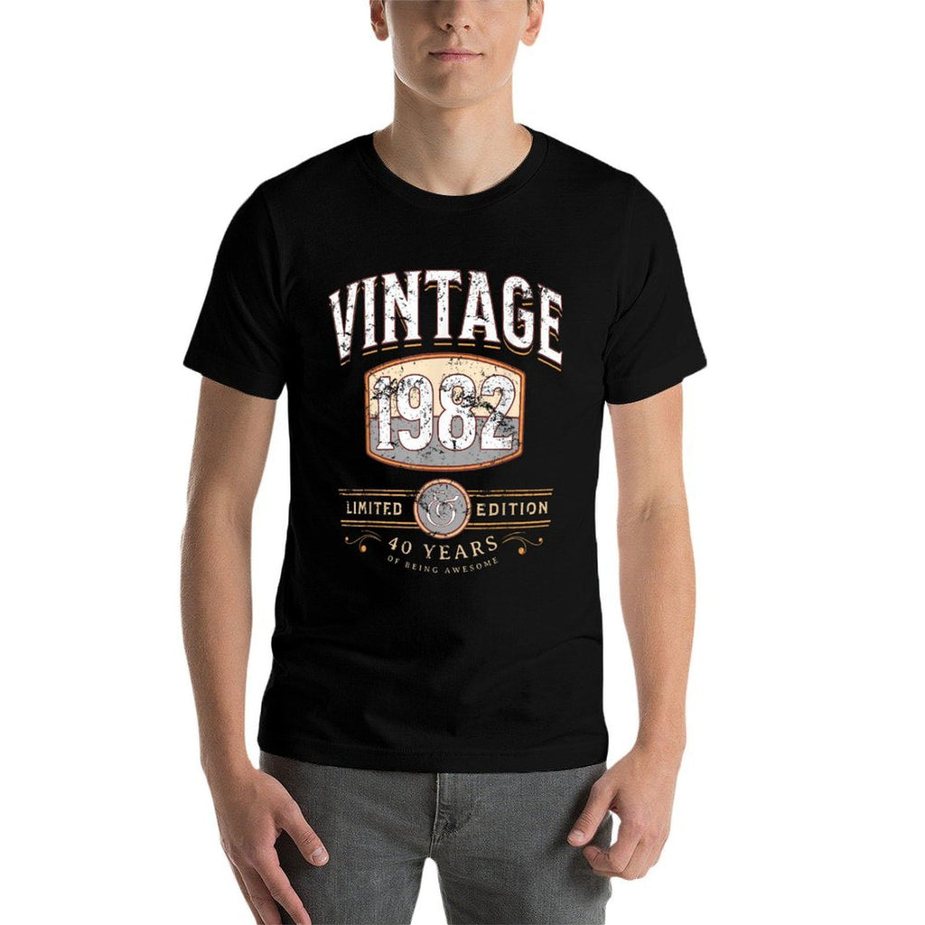 40 Years Old Vintage 1982 Limited Edition 40th Birthday  Ribbed Collar T-Shirt