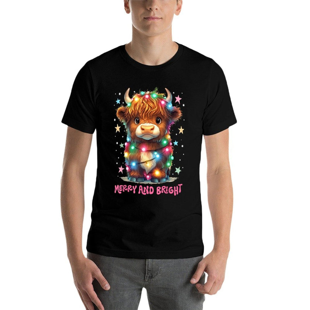 Merry And Bright Cute Highland Cow Christmas Xmas Lights  Slim-fit Cut T-Shirt