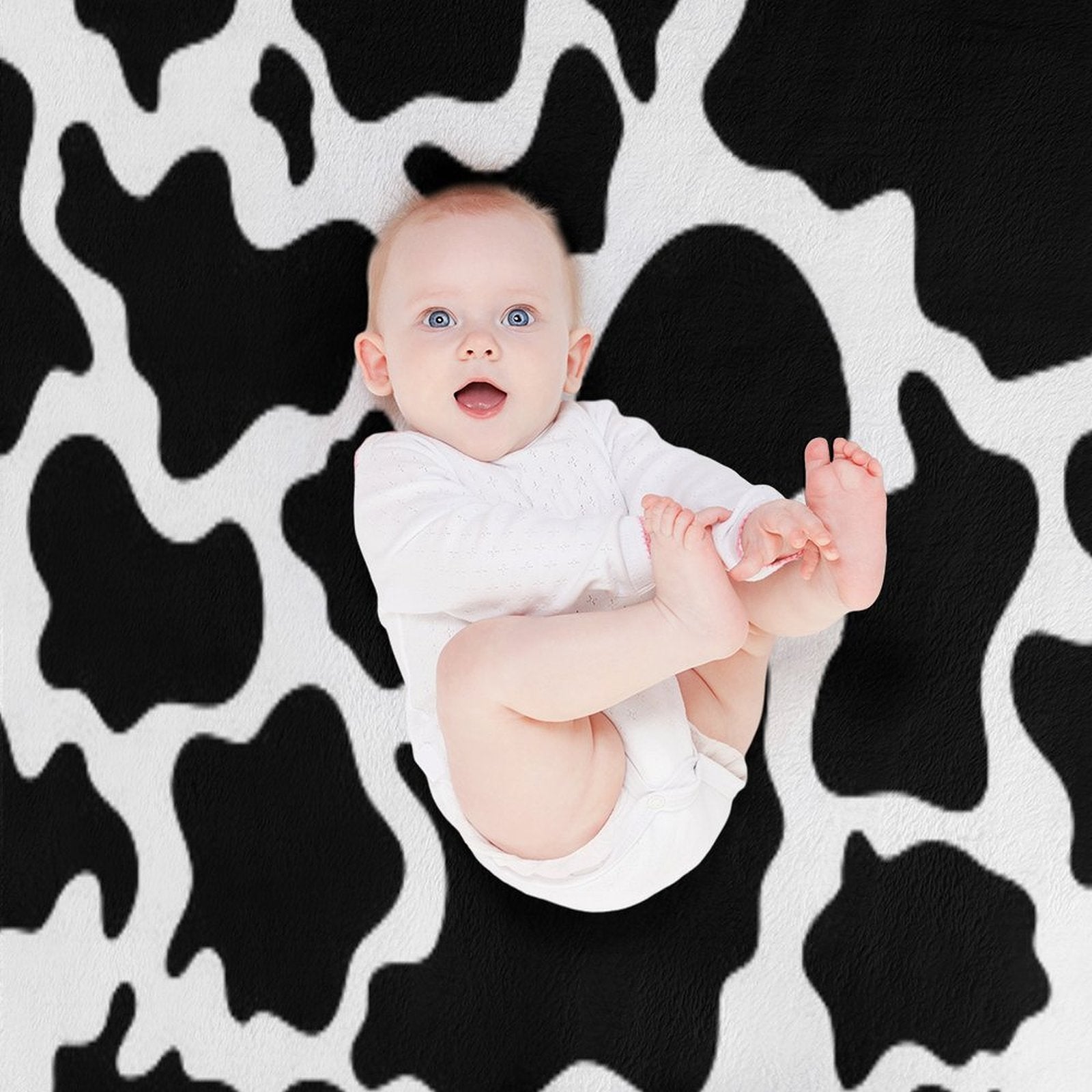 Classic Cowhide Pattern - Black And White Animal Print Design All-season Throw Blanket