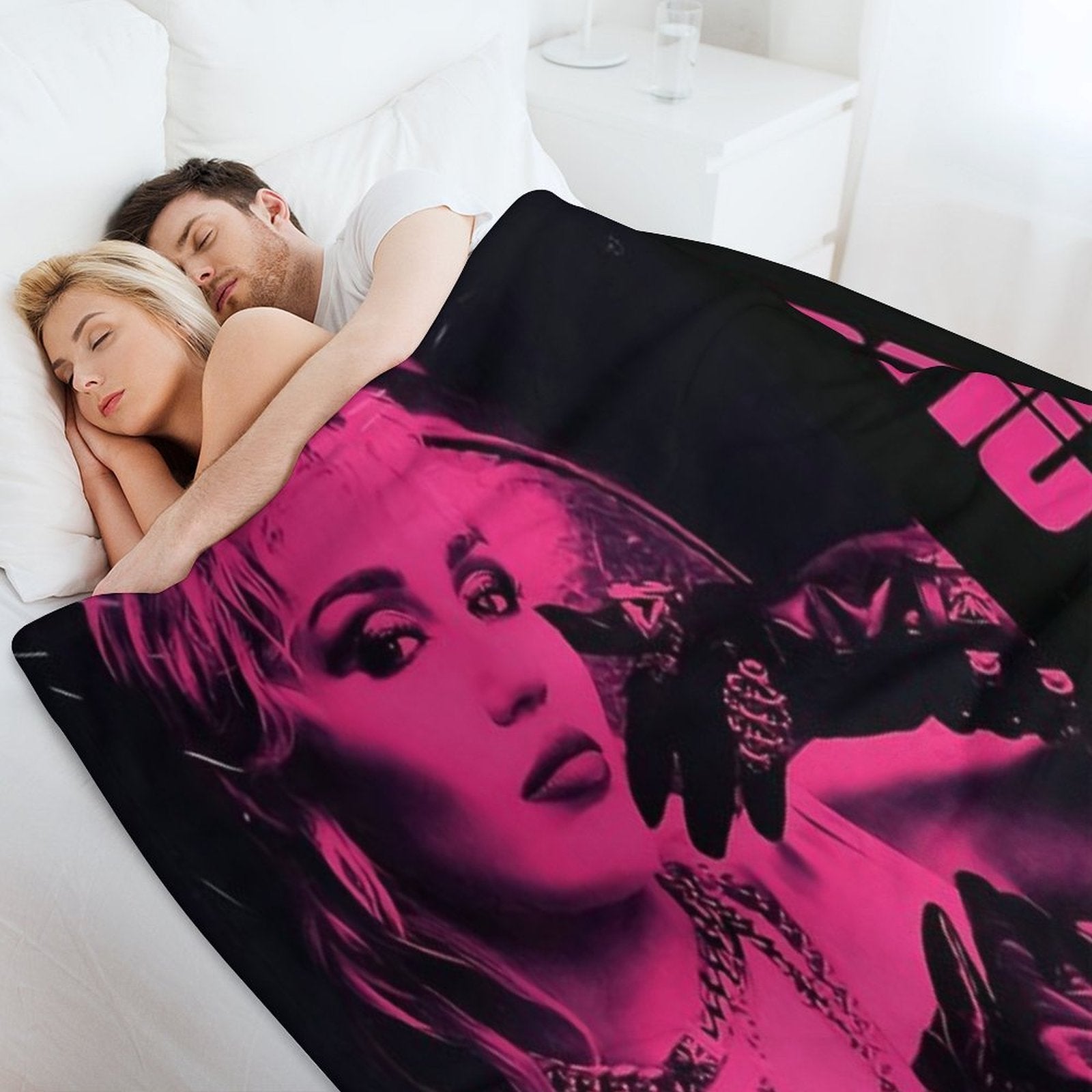 Singer Miley Plastic Heart Vintage Quick-dry Throw Blanket