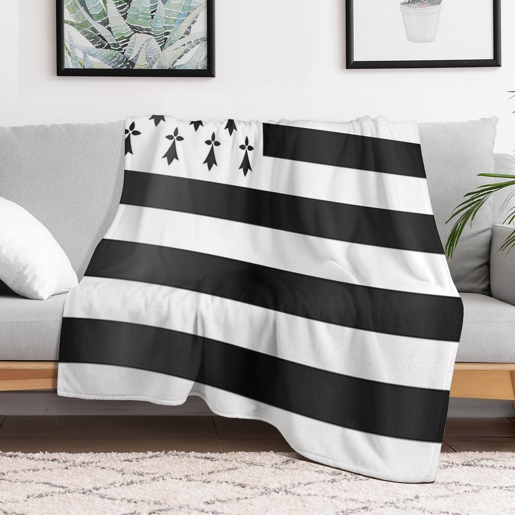 Drapeau Breton Lightweight Throw Blanket