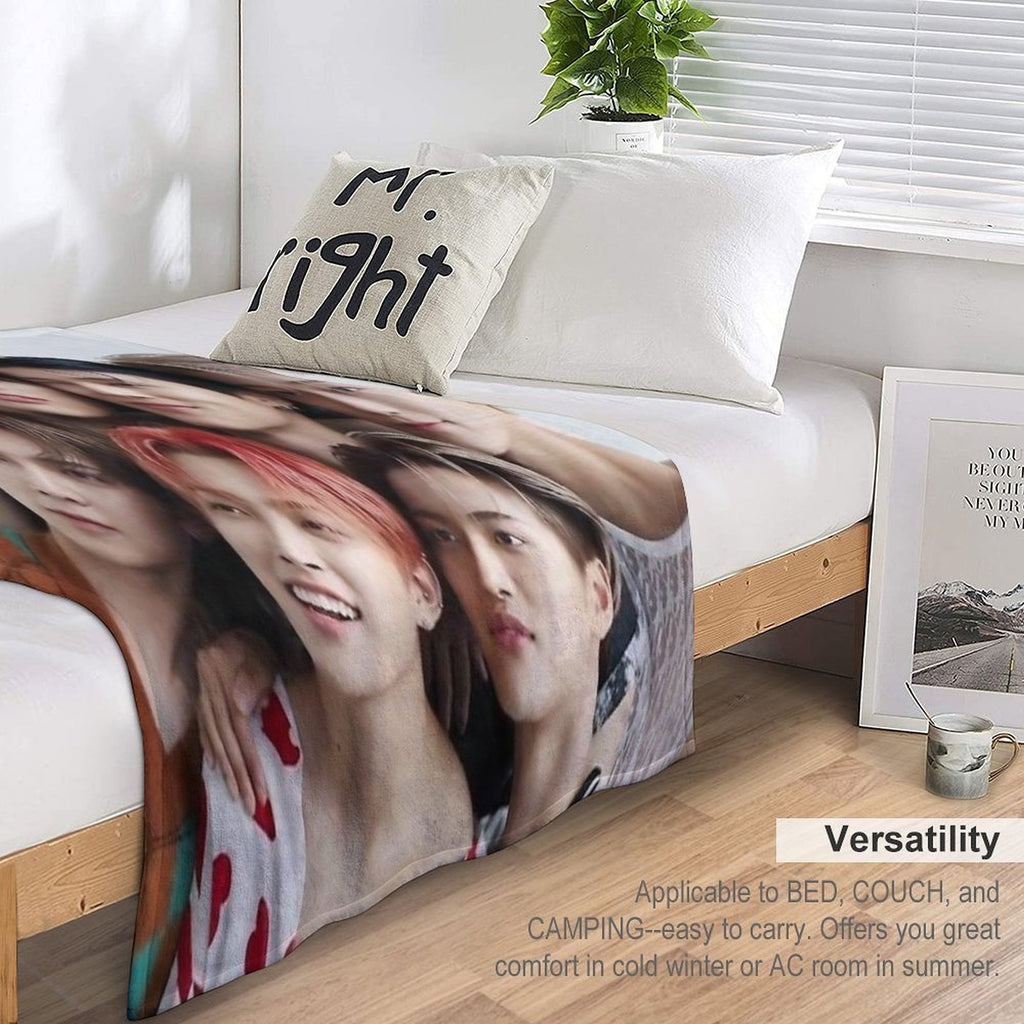 Ateez Comfort Throw Blanket