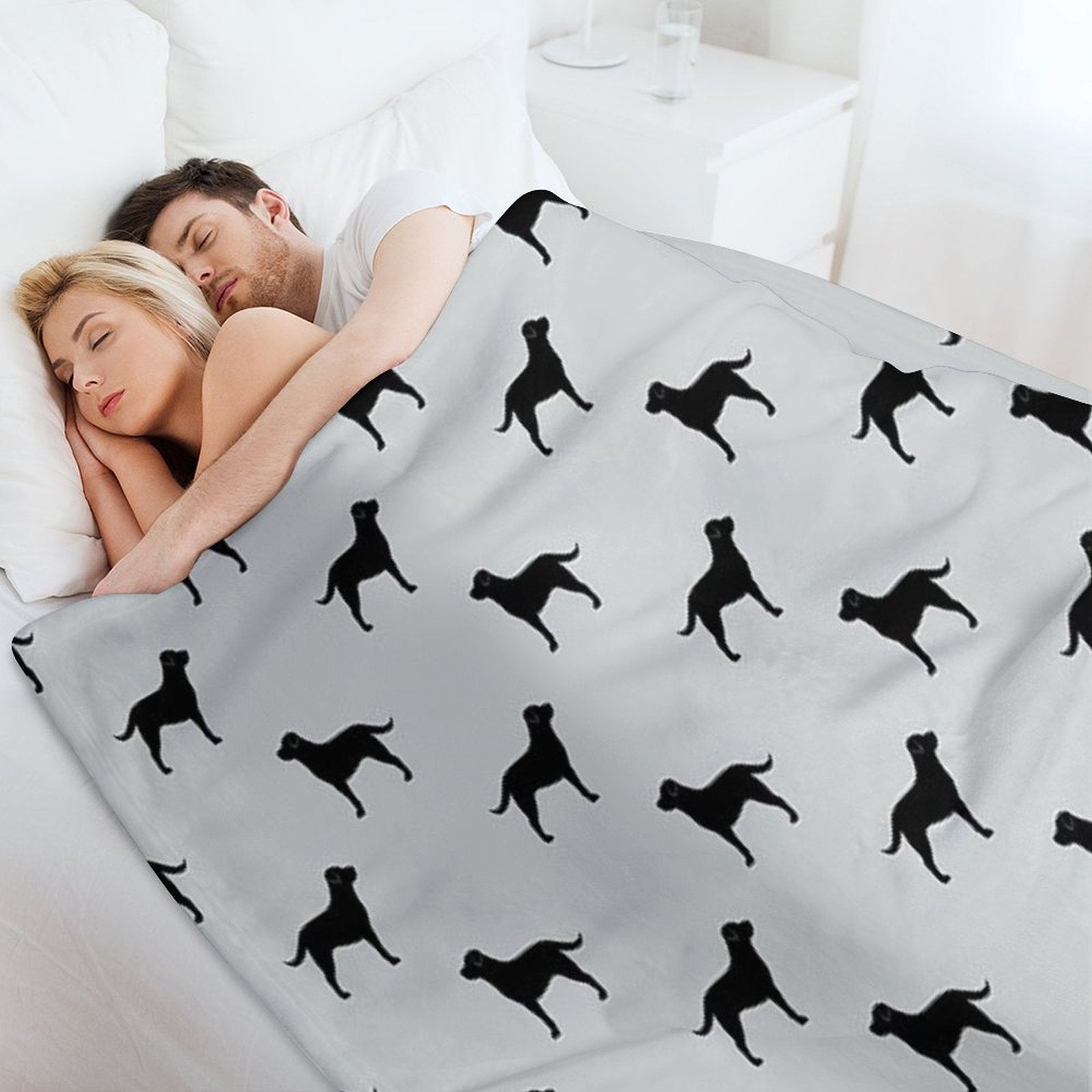 Black Labrador Retriever Silhouette(s) All-season Throw Blanket