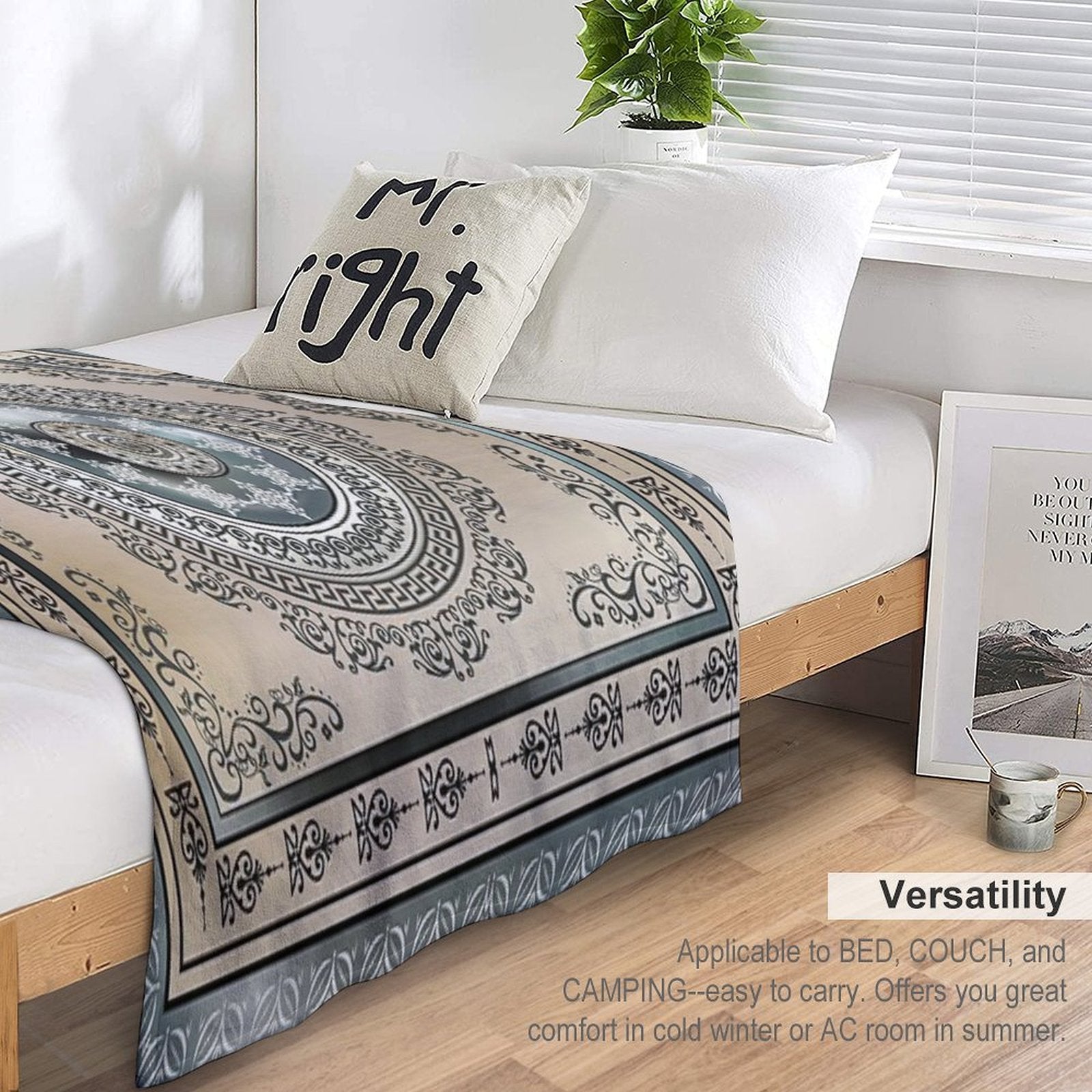 Ornate Greek Key Meander Green And Cream Medallion Wrinkle-free Throw Blanket