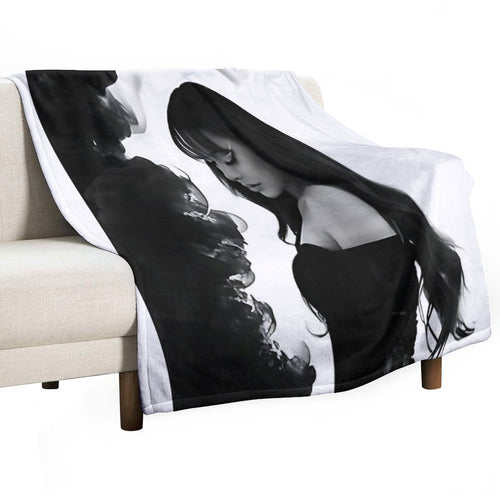 Ayliva Vermögen Sustainable Throw Blanket