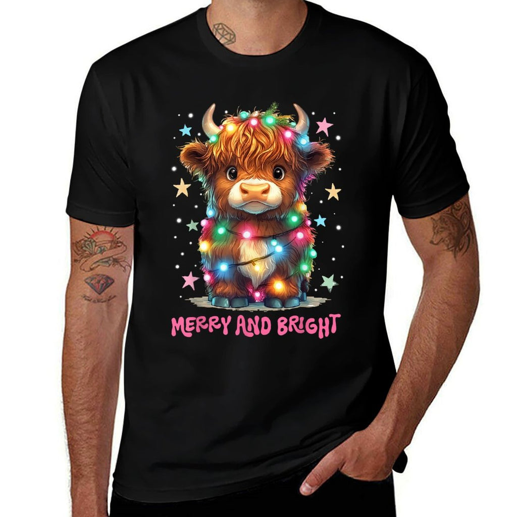 Merry And Bright Cute Highland Cow Christmas Xmas Lights  Slim-fit Cut T-Shirt