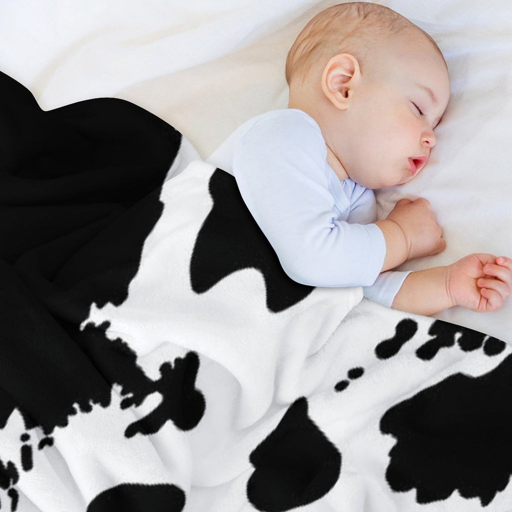 Black And White Cowhide Print Pattern Lightweight Throw Blanket