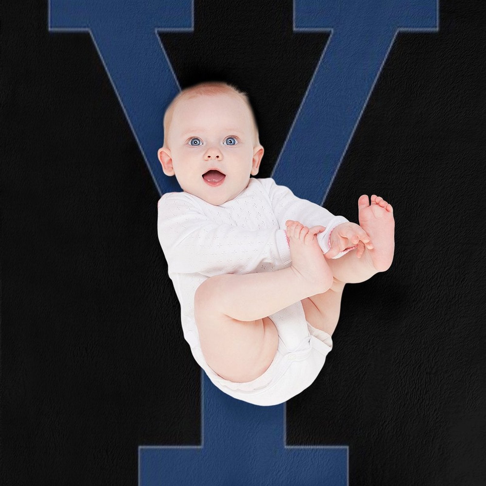 The Yale Iconic Shrink-resistant Throw Blanket