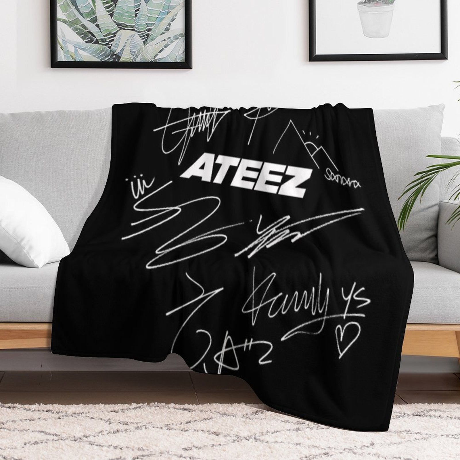 ATEEZ - Logo + Autographs (black) Plush Throw Blanket