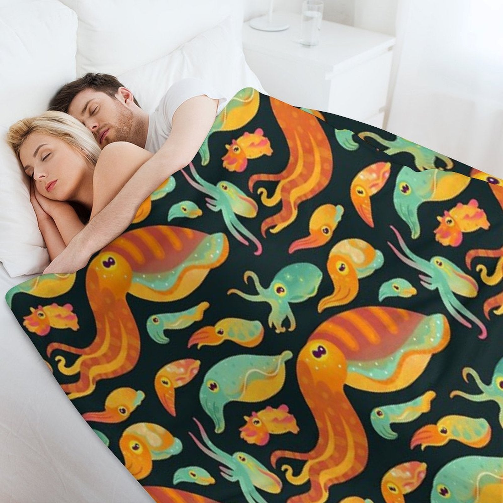 Cuttlefish - Dark Machine-washable Throw Blanket