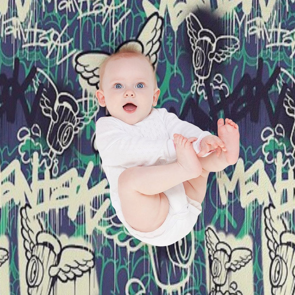 Maniak Spray Cap Angel Patterned Print Premium Throw Blanket