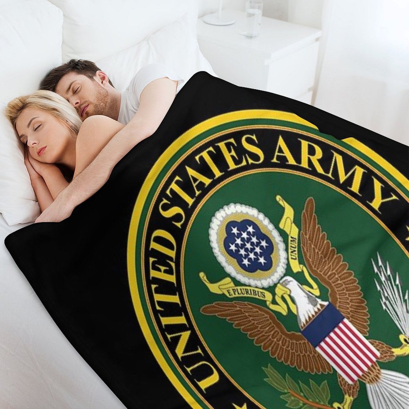Army - US Army Veteran Shrink-resistant Throw Blanket