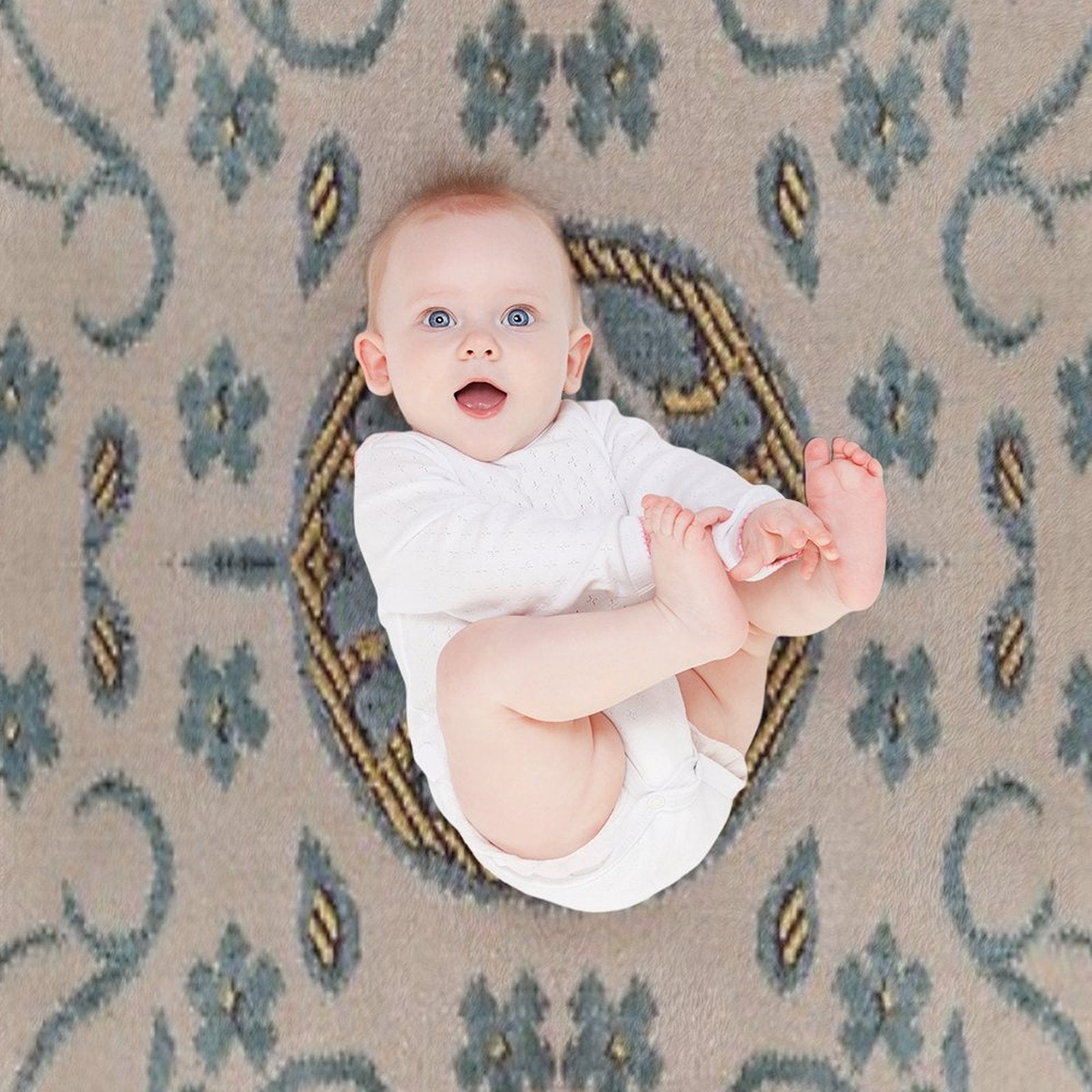 Arabian Rug Print Travel-friendly Throw Blanket