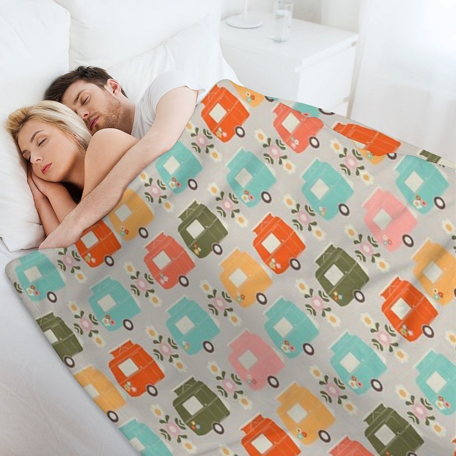 Colourful Vintage Caravans And Daisies Lightweight Throw Blanket