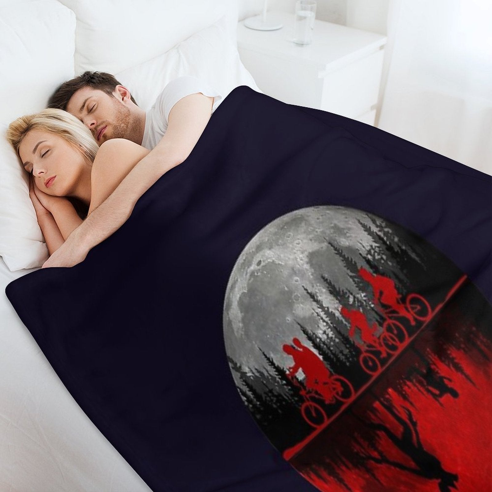 Stranger Things Moon Design Machine-washable Throw Blanket