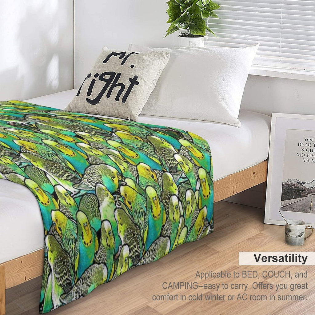 Budgie Pattern Machine-washable Throw Blanket