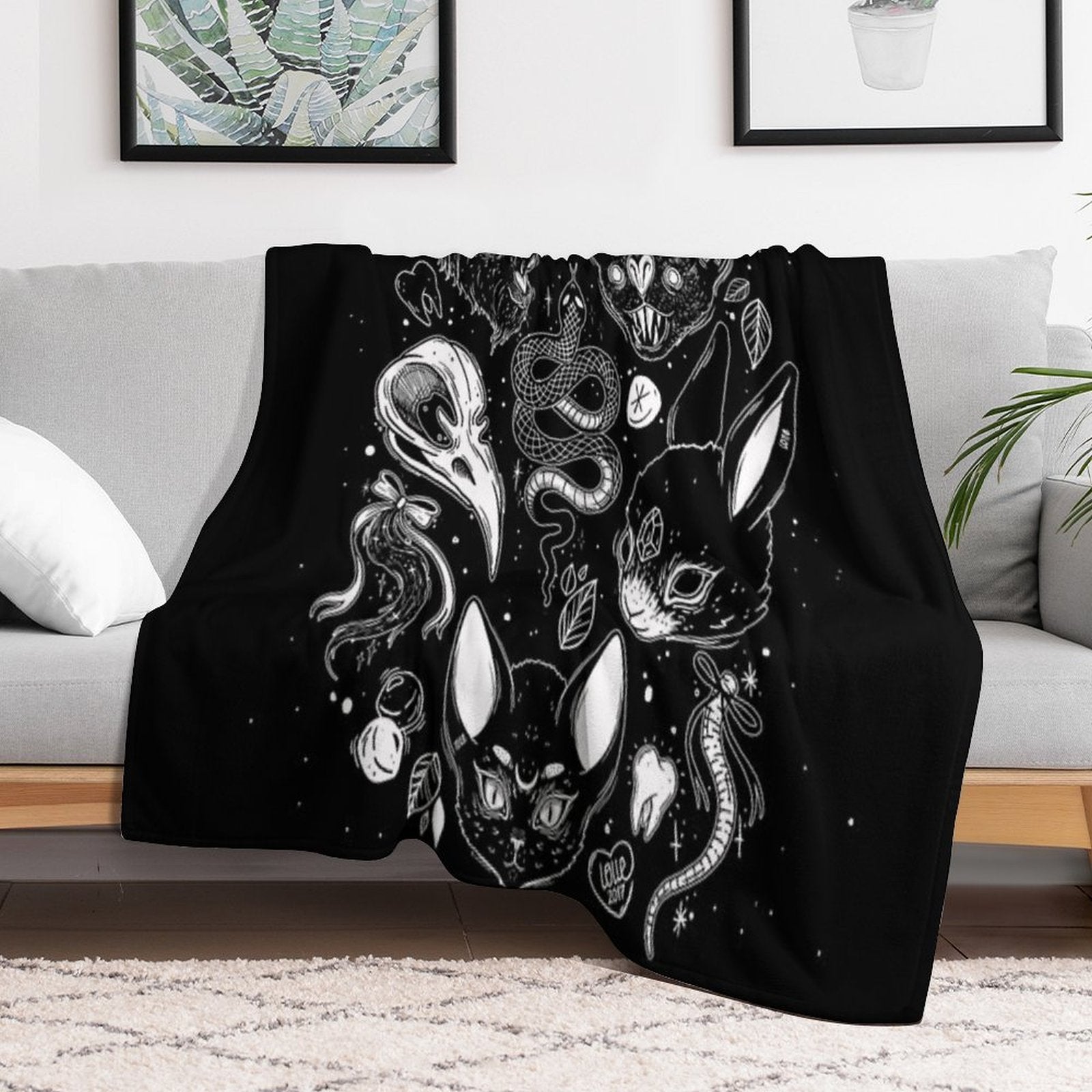 FAMILIAR SPIRITS All-season Throw Blanket