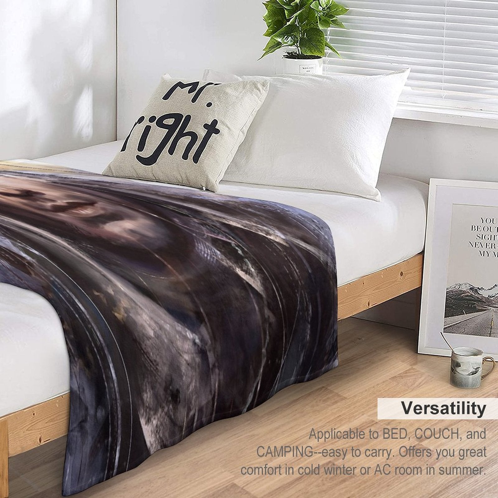 Lupo BIanco Versatility Throw Blanket