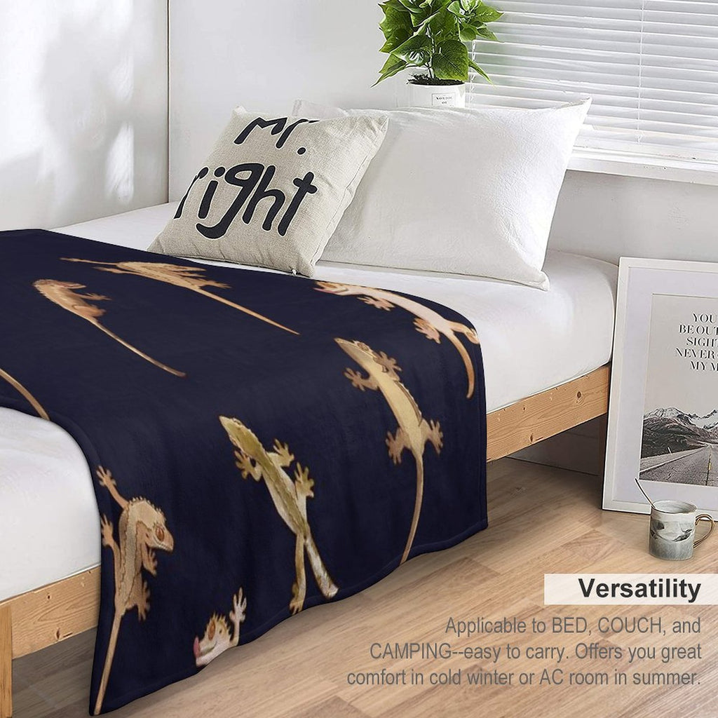 Cute Little Crested Geckos Eco-conscious Throw Blanket