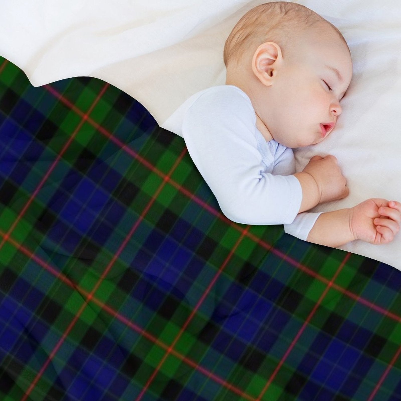 Clan Gunn Tartan Machine-washable Throw Blanket