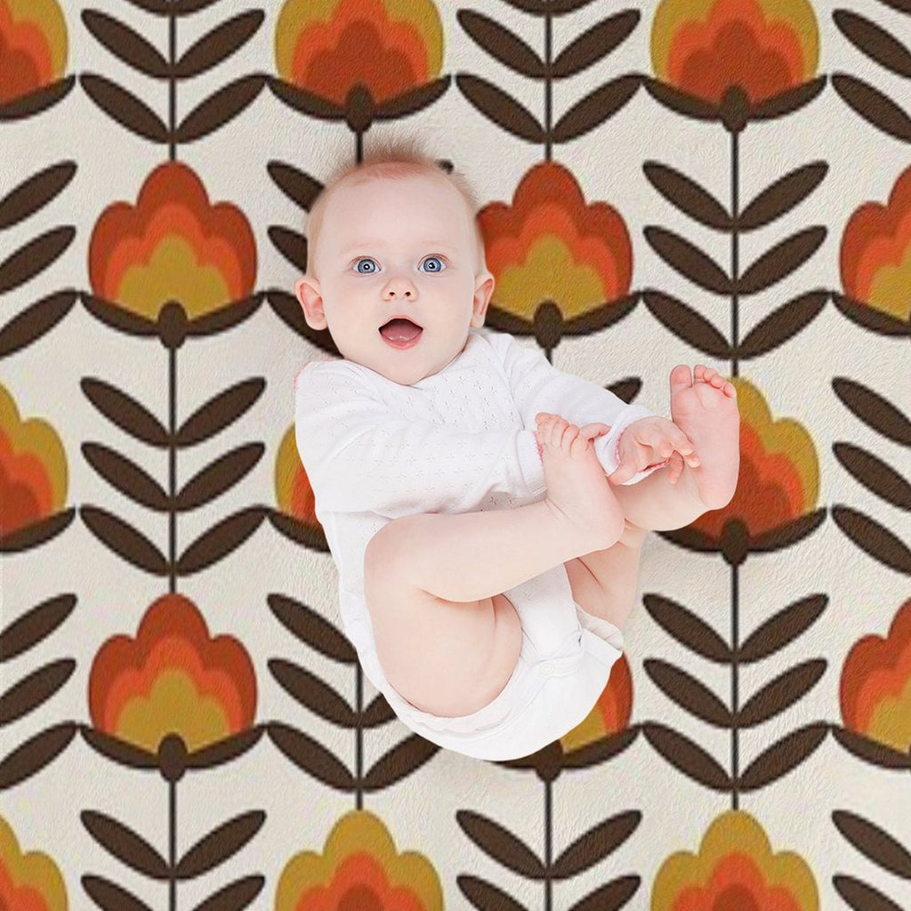 Boogie - Retro Florals Minimal Trendy 70s Style Throwback Flower Pattern Versatility Throw Blanket