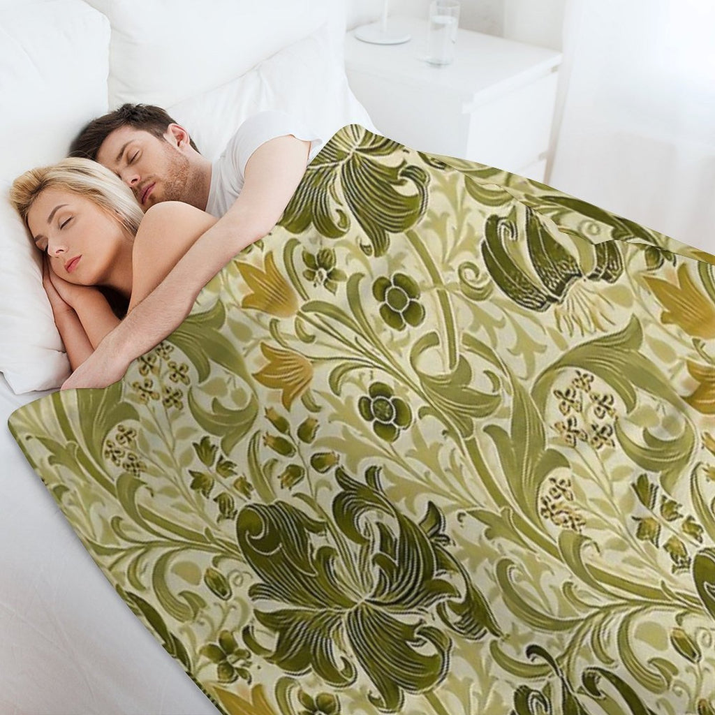 William Morris - Honeysucklea 'No,02. Lightweight Throw Blanket
