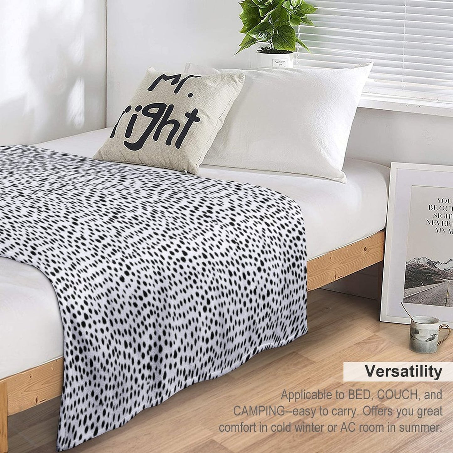 Modern Black And White Hand Drawn Polka Dots Durable Throw Blanket