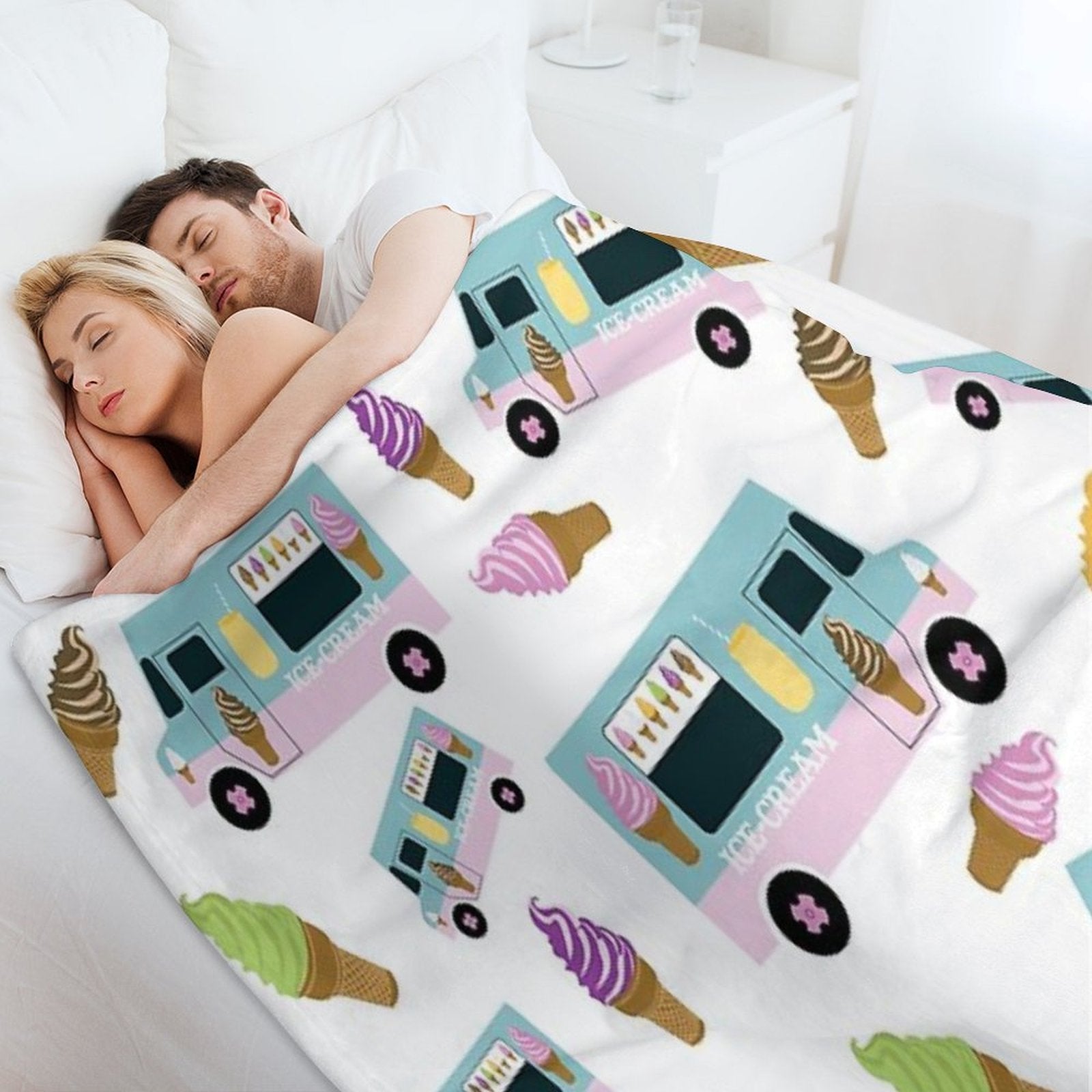 Retro Ice Cream Truck Pattern Sustainable Throw Blanket