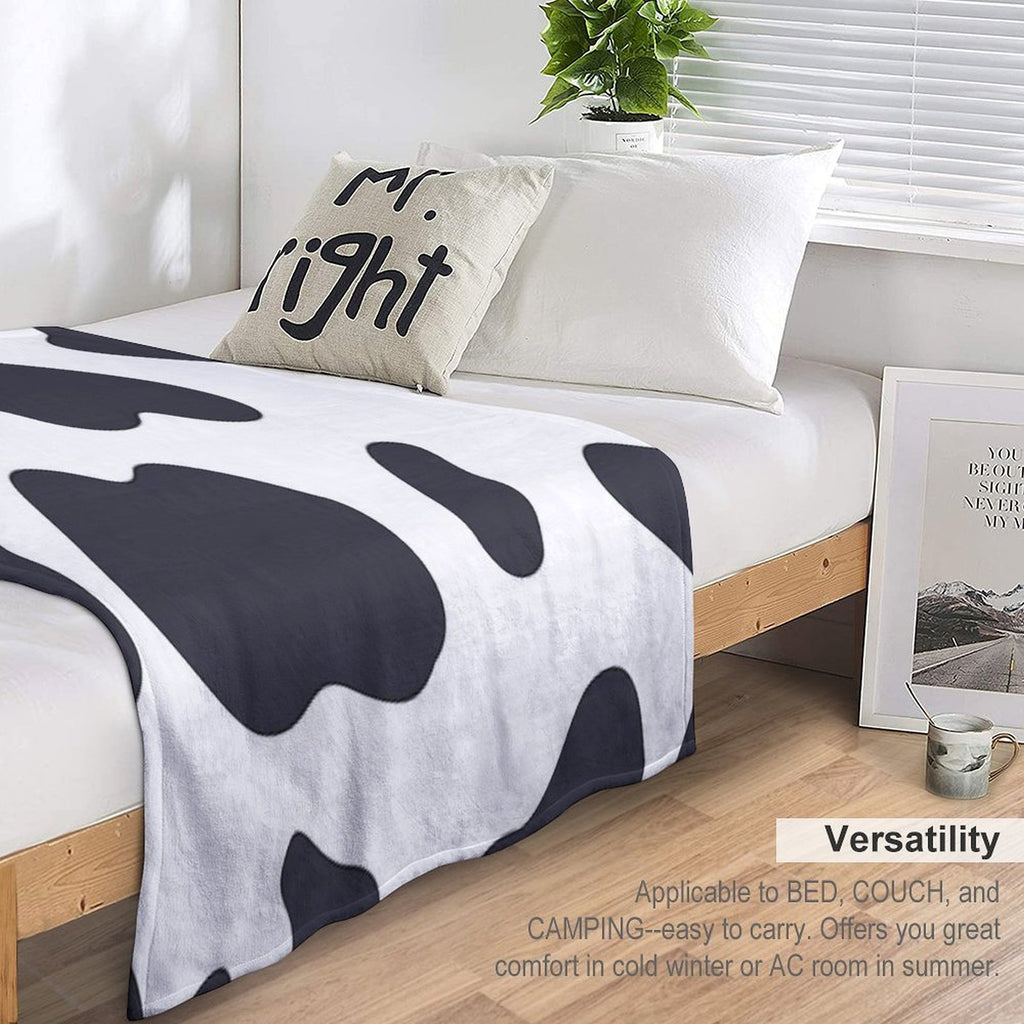 Cute Cow Pattern Animal Print Cow Spots Skin Cow Lover Lightweight Throw Blanket