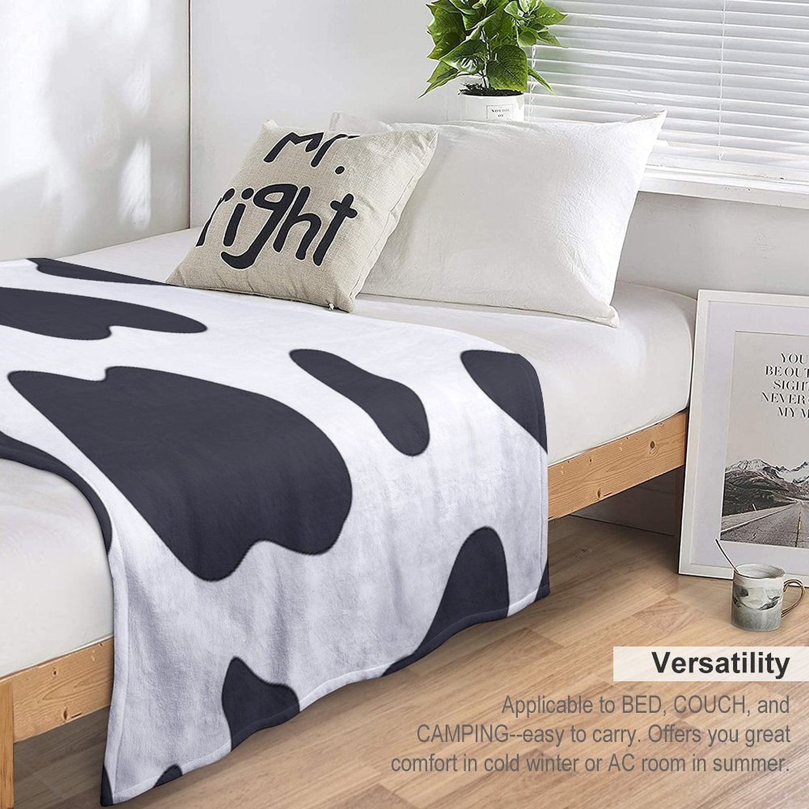 Cute Cow Pattern Animal Print Cow Spots Skin Cow Lover Lightweight Throw Blanket