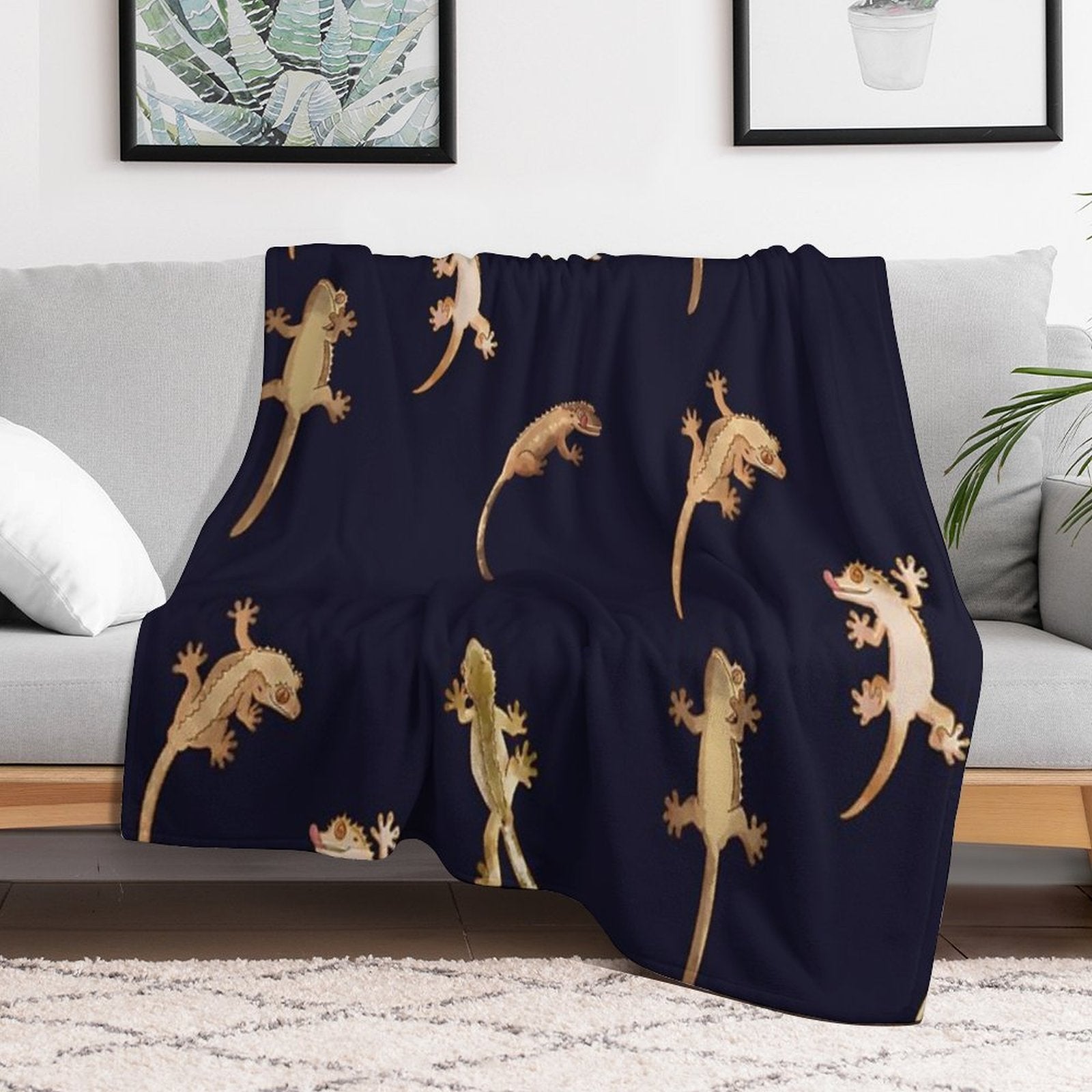 Cute Little Crested Geckos Eco-conscious Throw Blanket