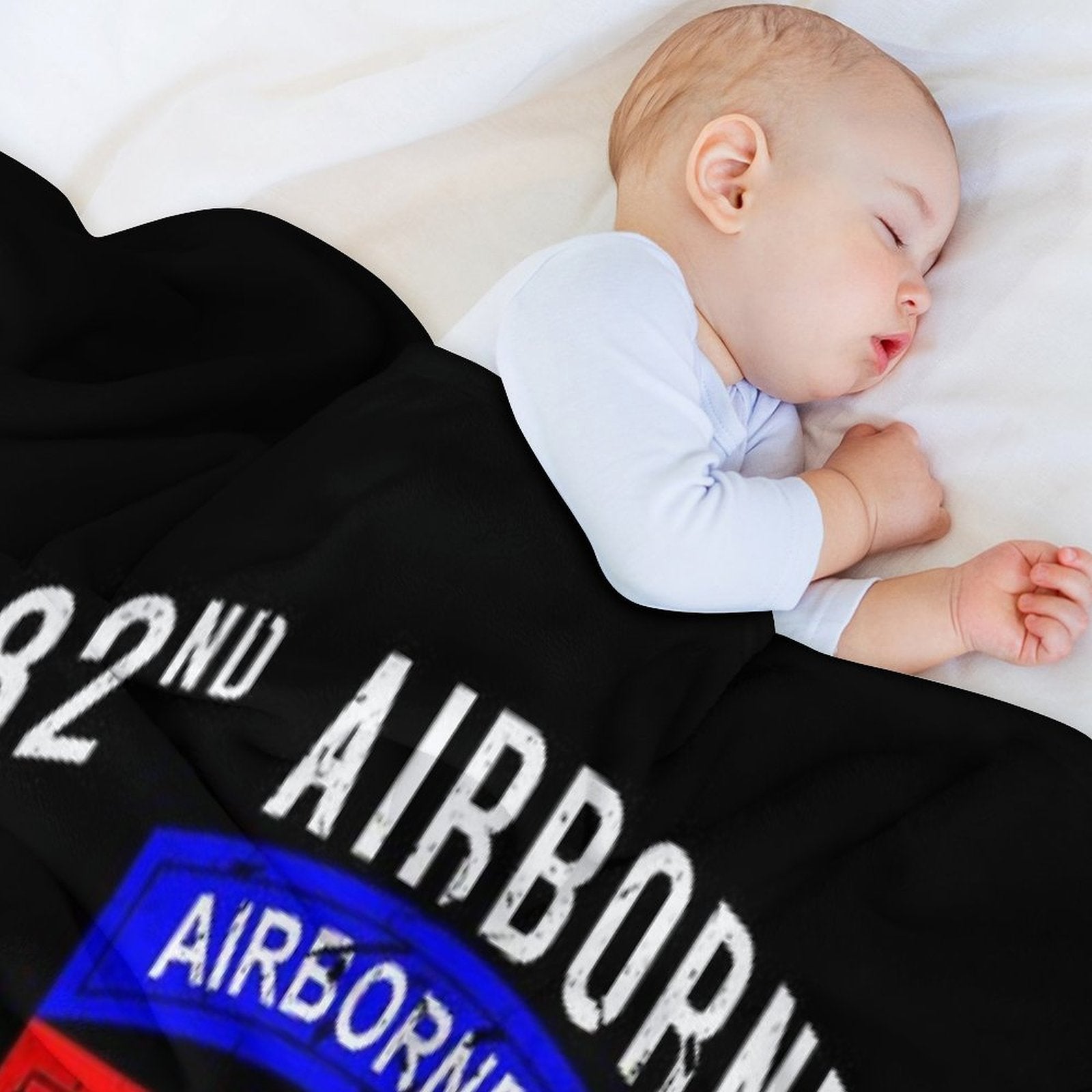 82nd Airborne Division Paratrooper Army Veteran Shrink-resistant Throw Blanket