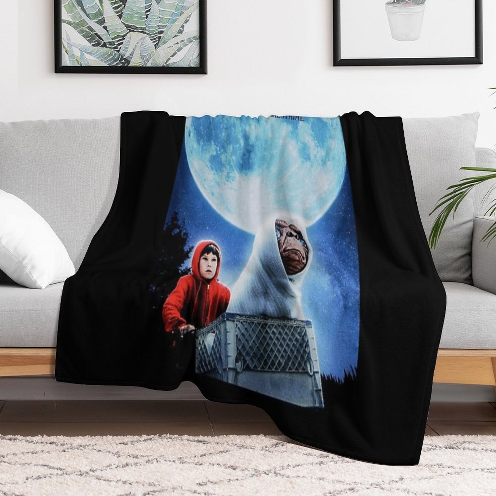 E.T. The Extra Terrestrial (1982) Movie Classic . Premium Throw Blanket