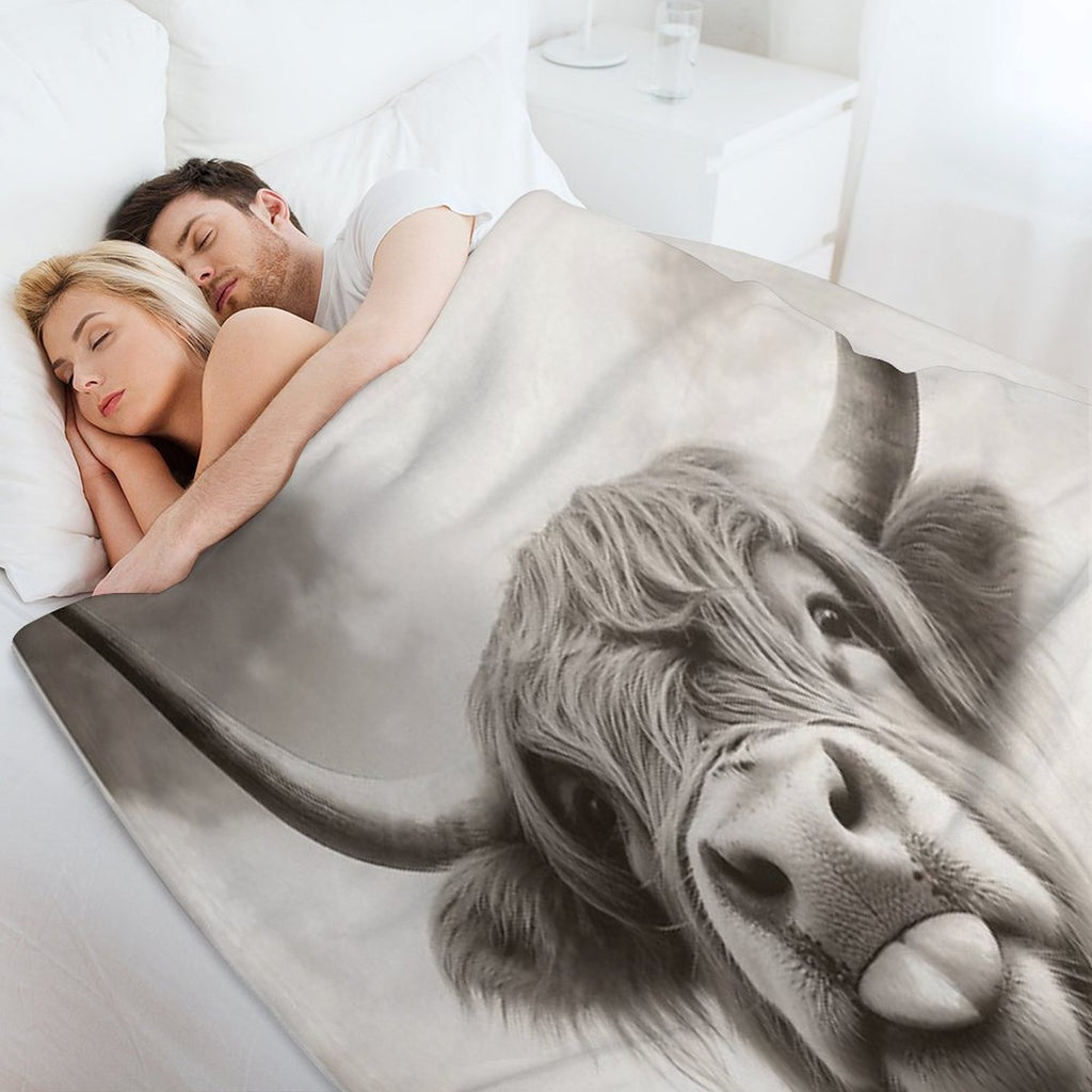 Cheeky Highland Cow Machine-washable Throw Blanket