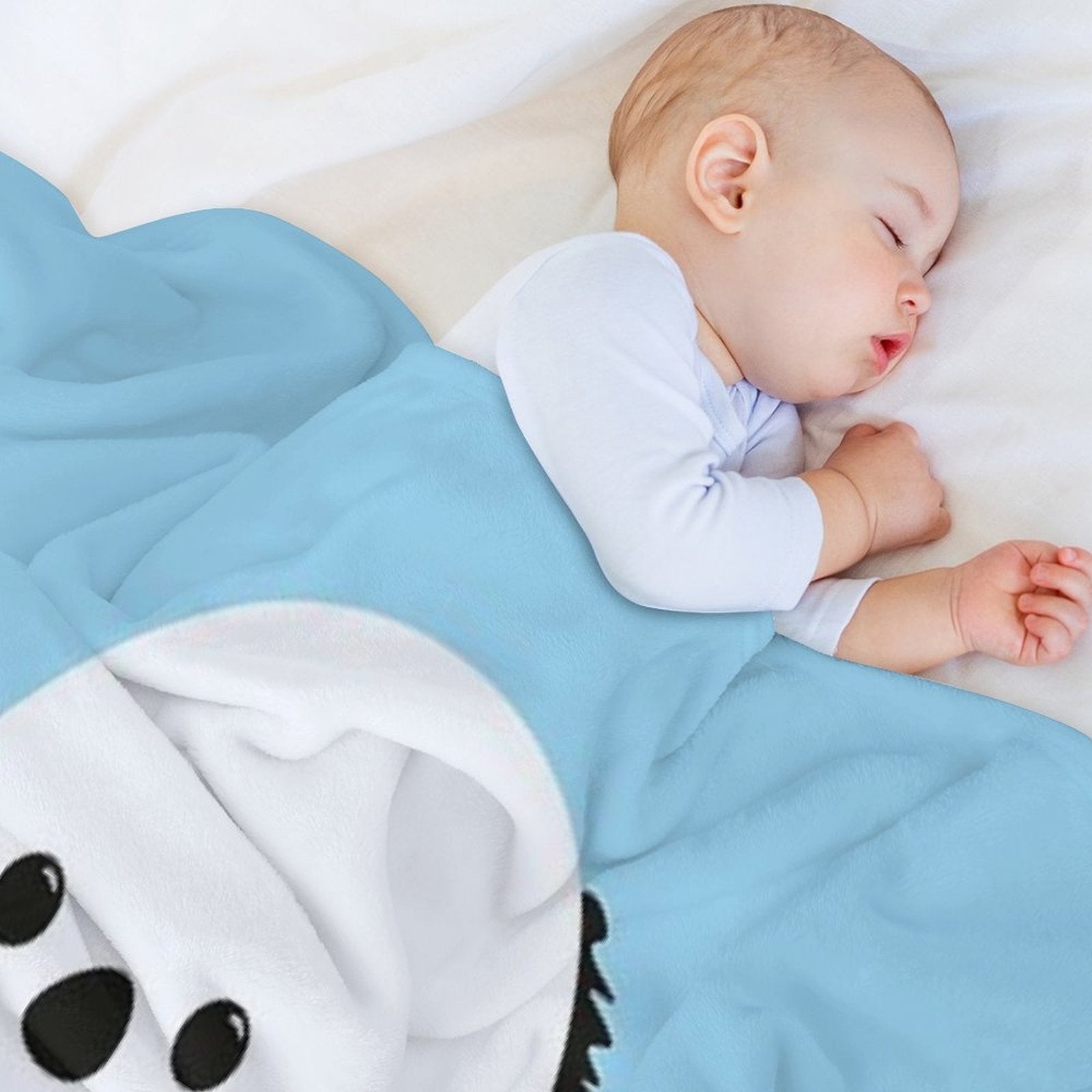 Chubby Round Bird - Shima Enaga Travel-friendly Throw Blanket