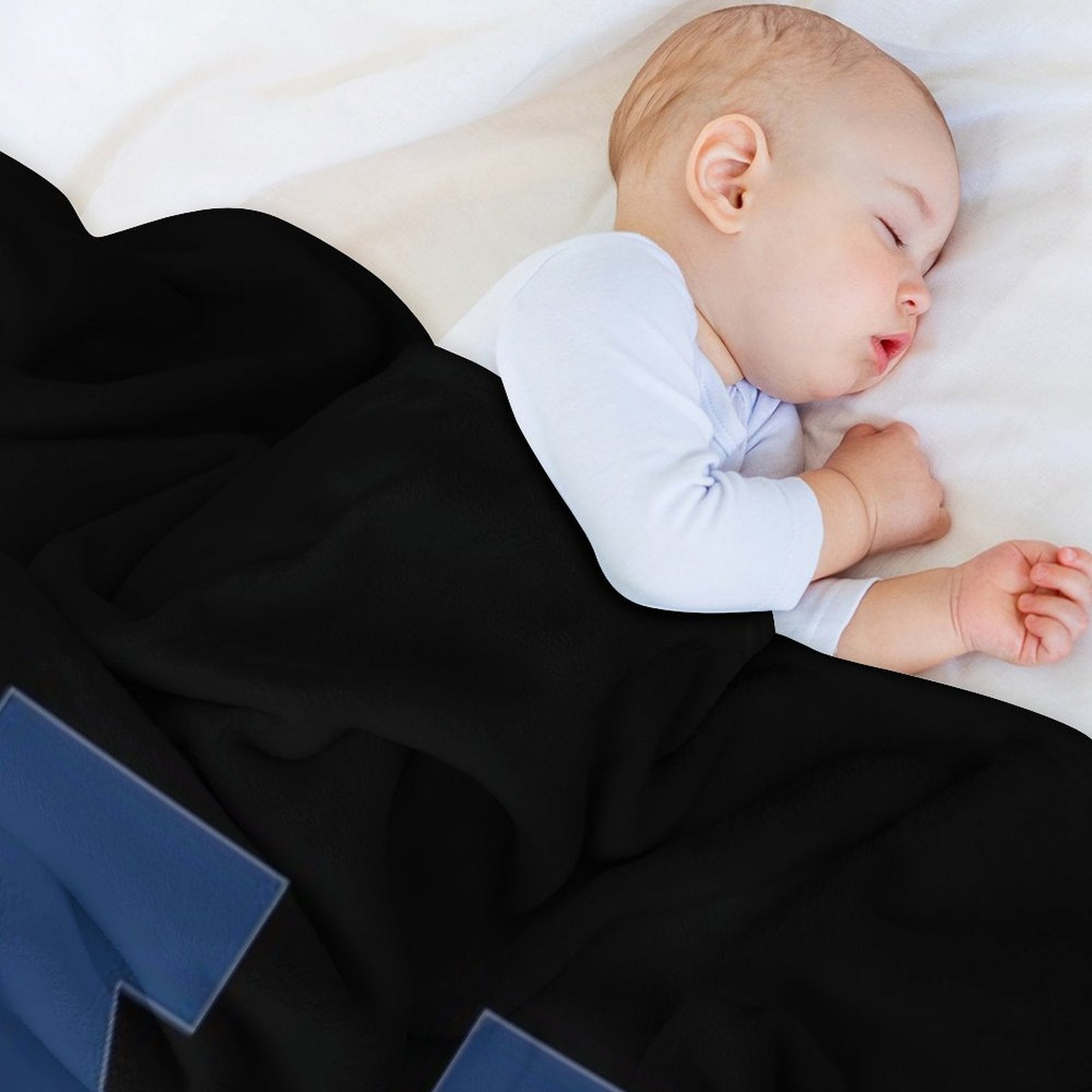The Yale Iconic Shrink-resistant Throw Blanket