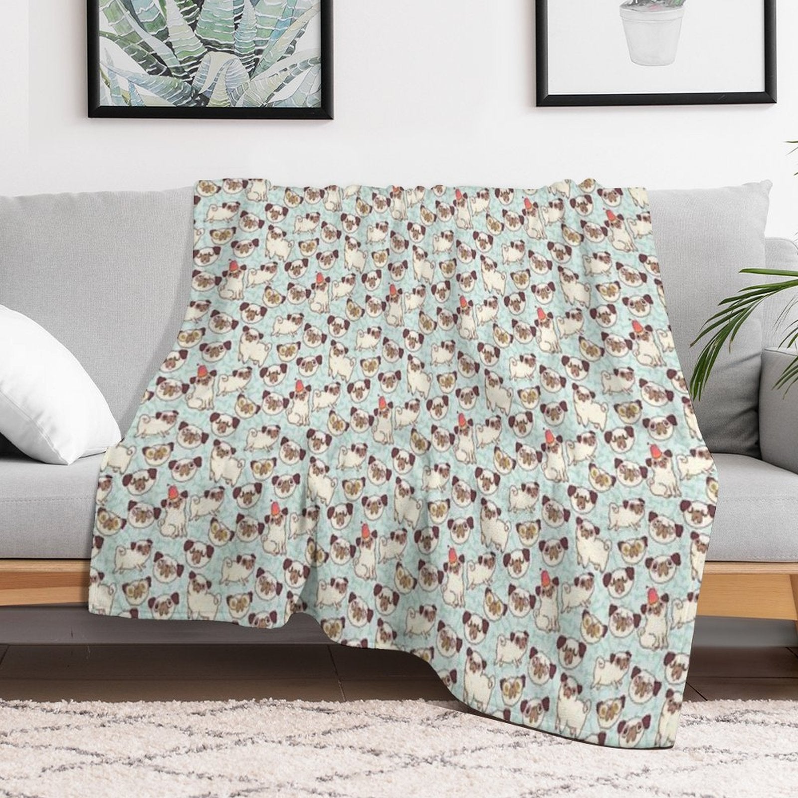 PUGLAND Travel-friendly Throw Blanket