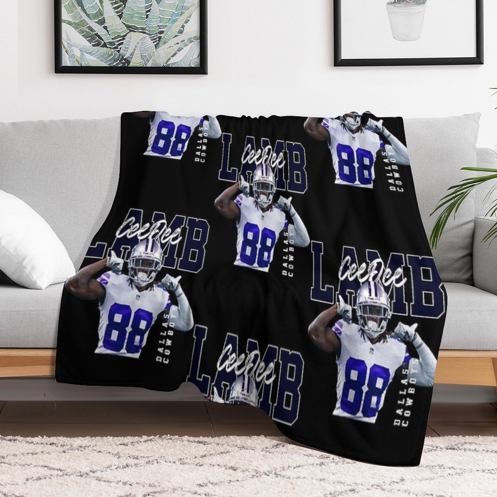 Ceedee-Lamb-DallasCowboys-Football-Players Lightweight Throw Blanket