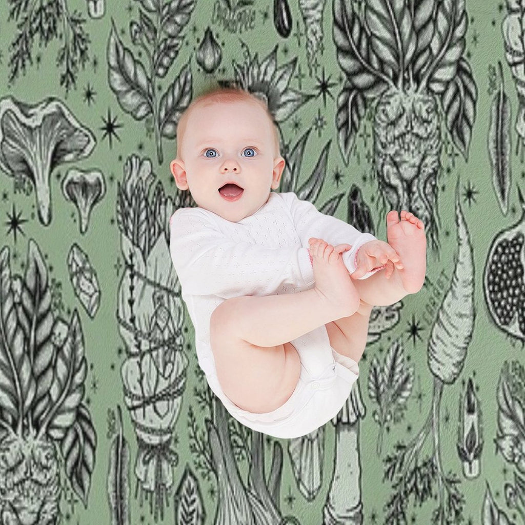 HERBARIUM Machine-washable Throw Blanket
