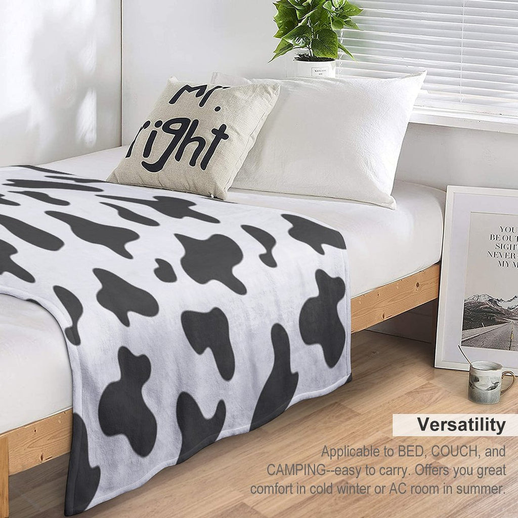 Kawaii Cow Pattern Lightweight Throw Blanket