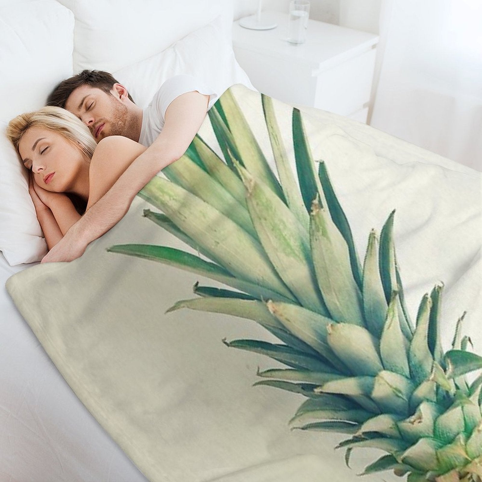 Pineapple Comfort Throw Blanket
