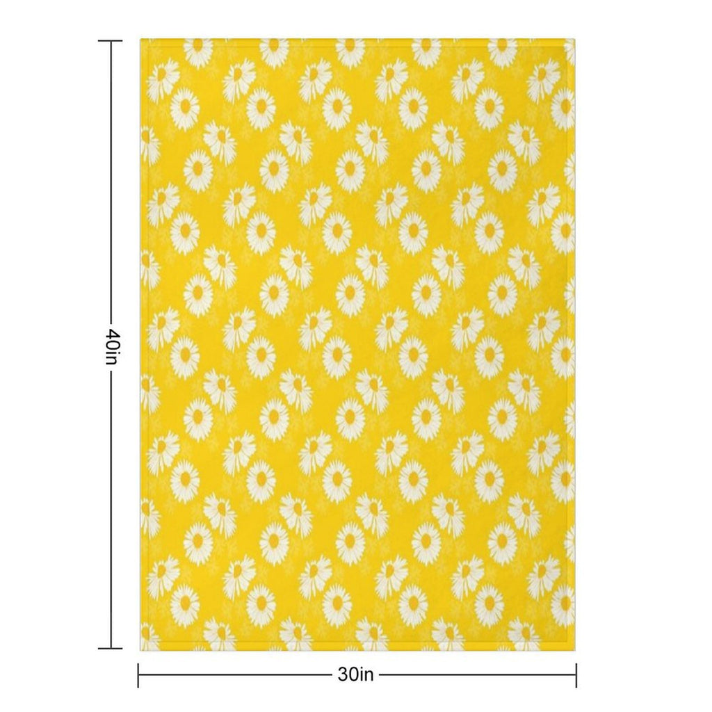 Daisies on A Light Yellow Background Gift-ready Throw Blanket